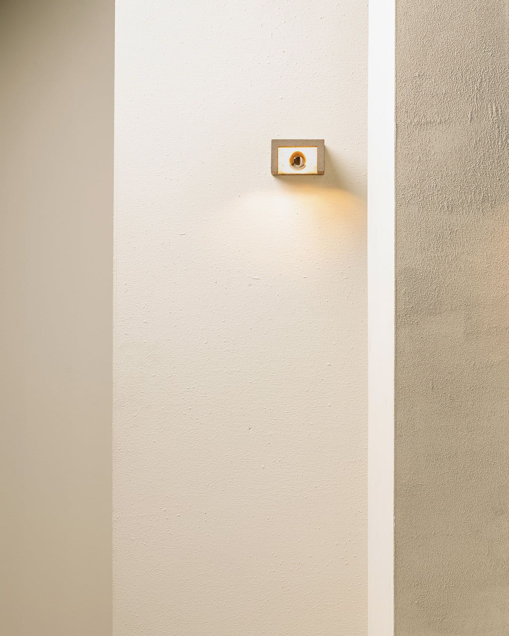 Бетонный светодиодный настенный светильник Serax Primary shape ARCH-00030783 - Вид №5