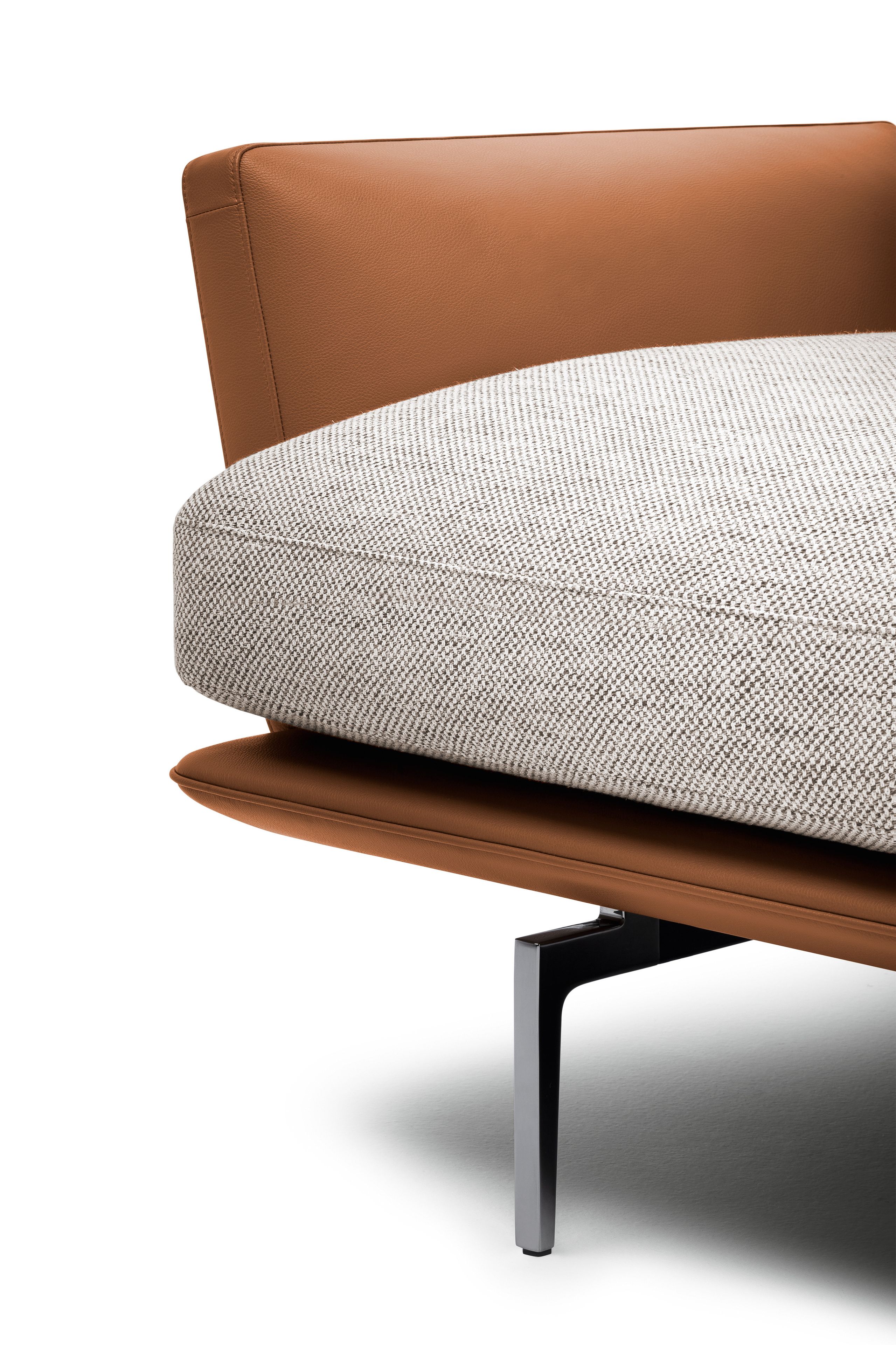 Кожаный и тканевый трехместный диван Poltrona Frau коллекция-диваны и кресла ARCH-00114374 - Вид №4