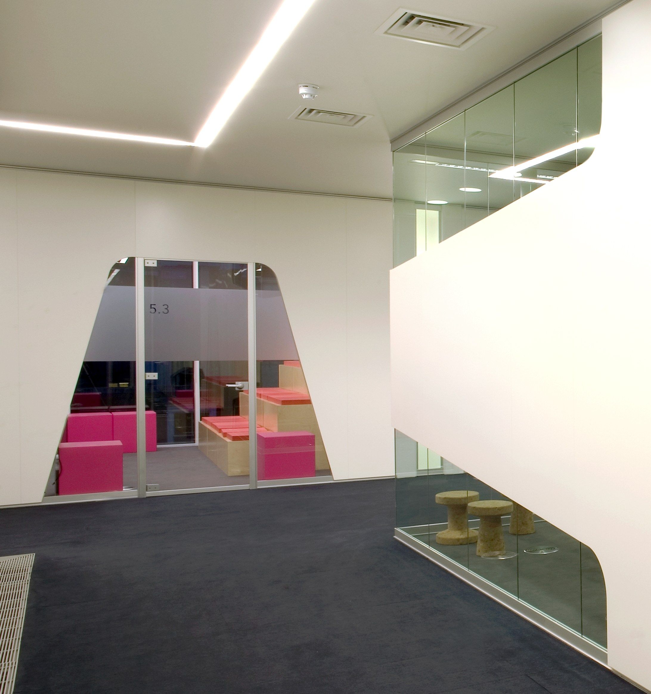 Квадратный пуф из пены QM Quinze & Milan Primary ARCH-00018013 - Вид №2