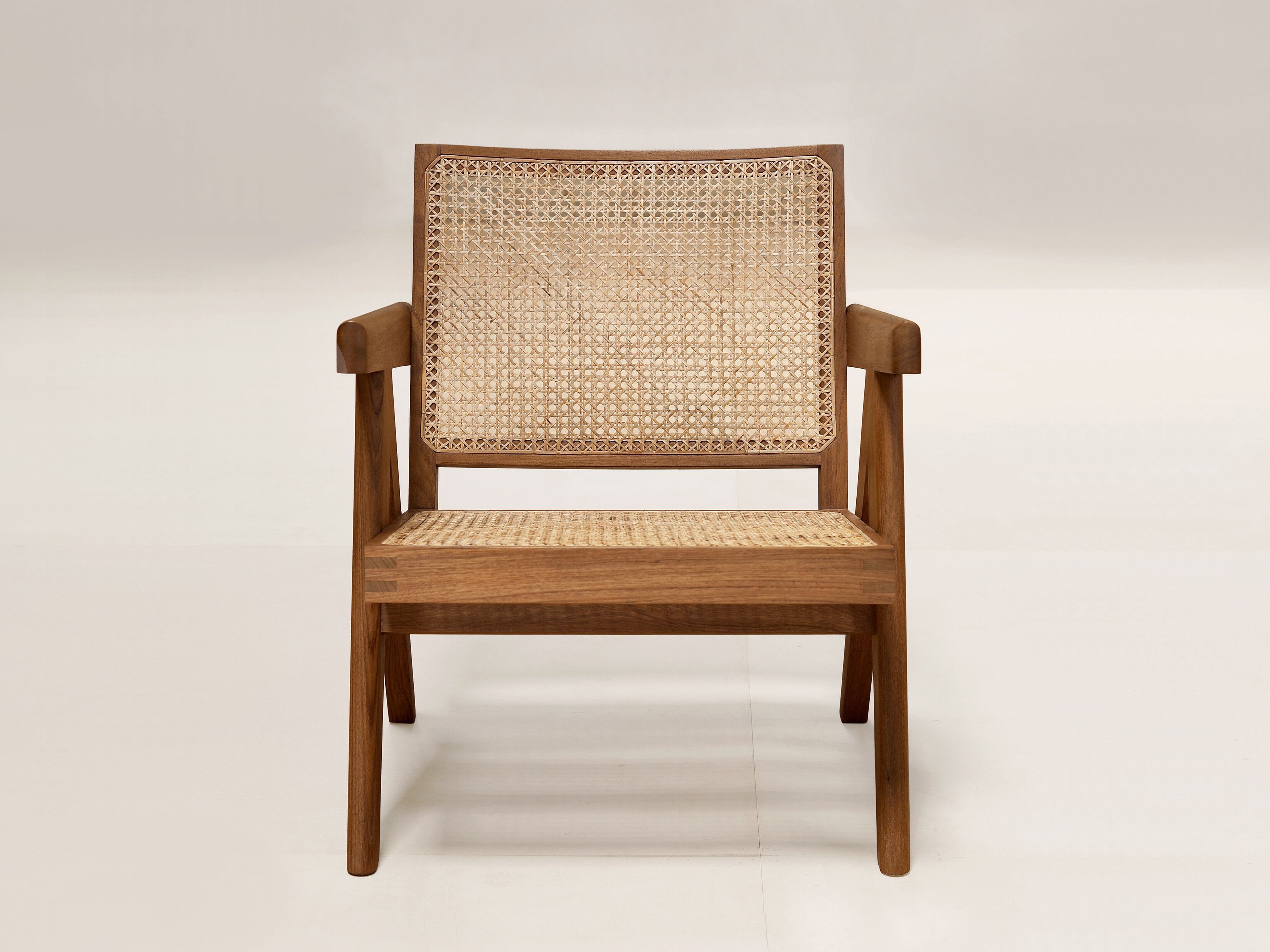 Кресло из тикового дерева с подлокотниками Phantom Hands Project Chandigarh ARCH-00084064 - Вид №2