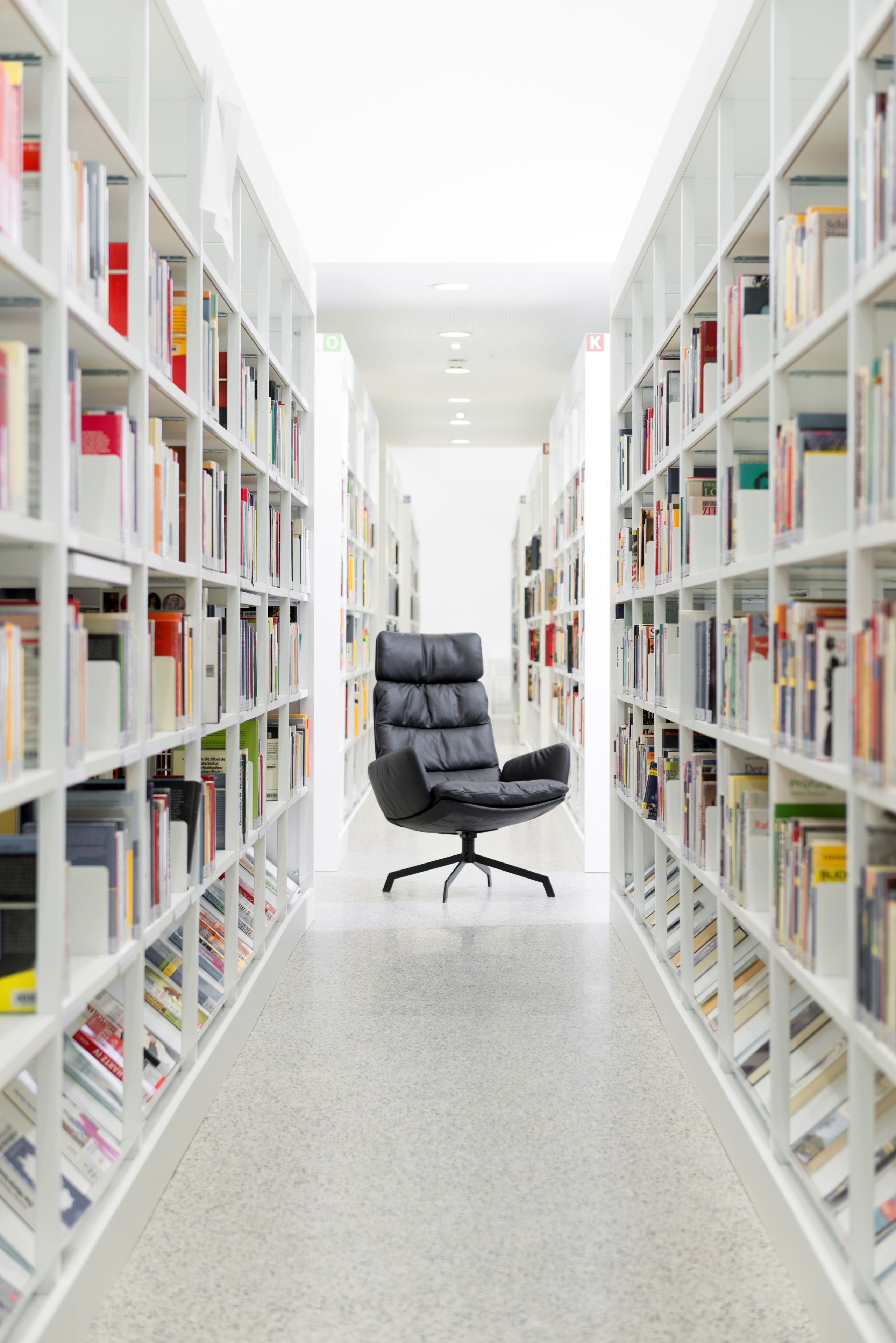 Спицевое вращающееся кресло с подголовником KFF Arva ARCH-00026353 - Вид №5