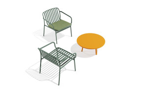 Стальное кресло