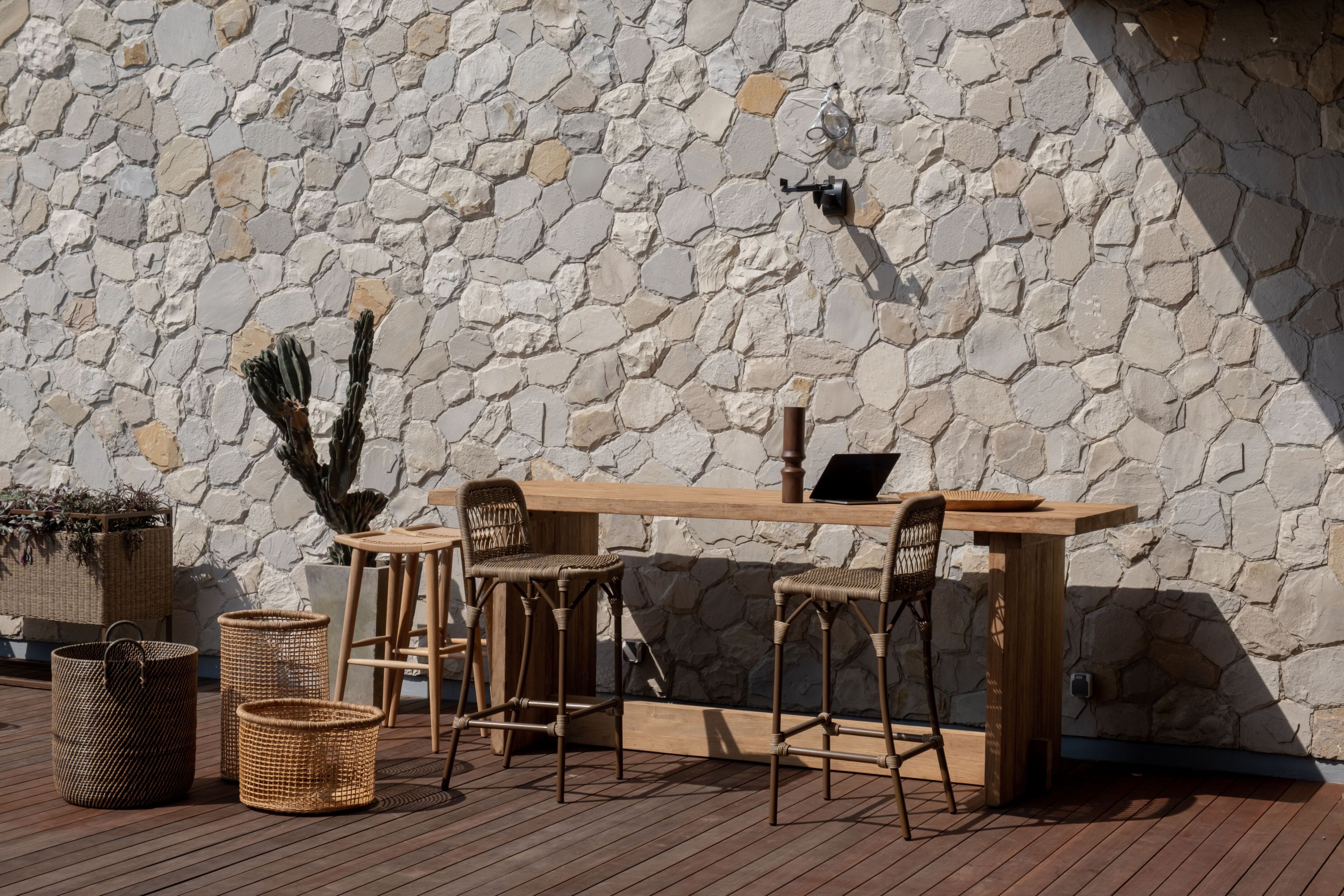 Высокий барный стул из синтетического волокна со спинкой cbdesign Barcelona ARCH-00119722 - Вид №1