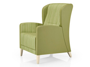 Кресло с подлокотниками