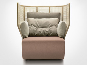 Кресло с высокой спинкой для контракта