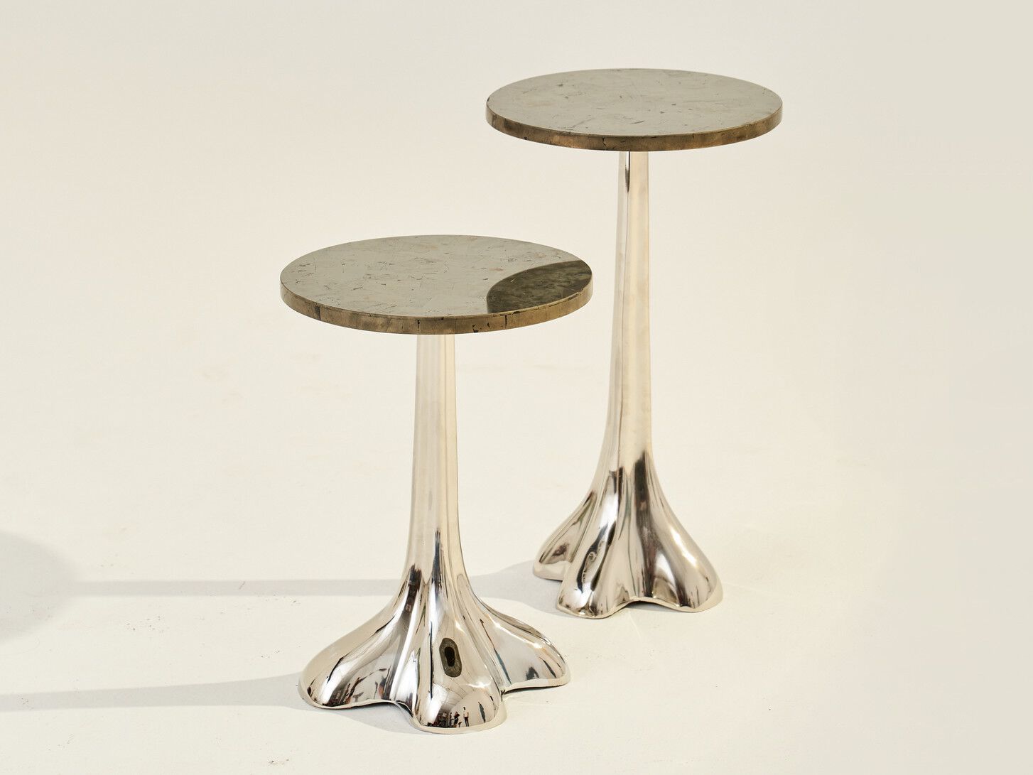 Круглый металлический журнальный столик LO Contemporary THEIA ARCH-00024412