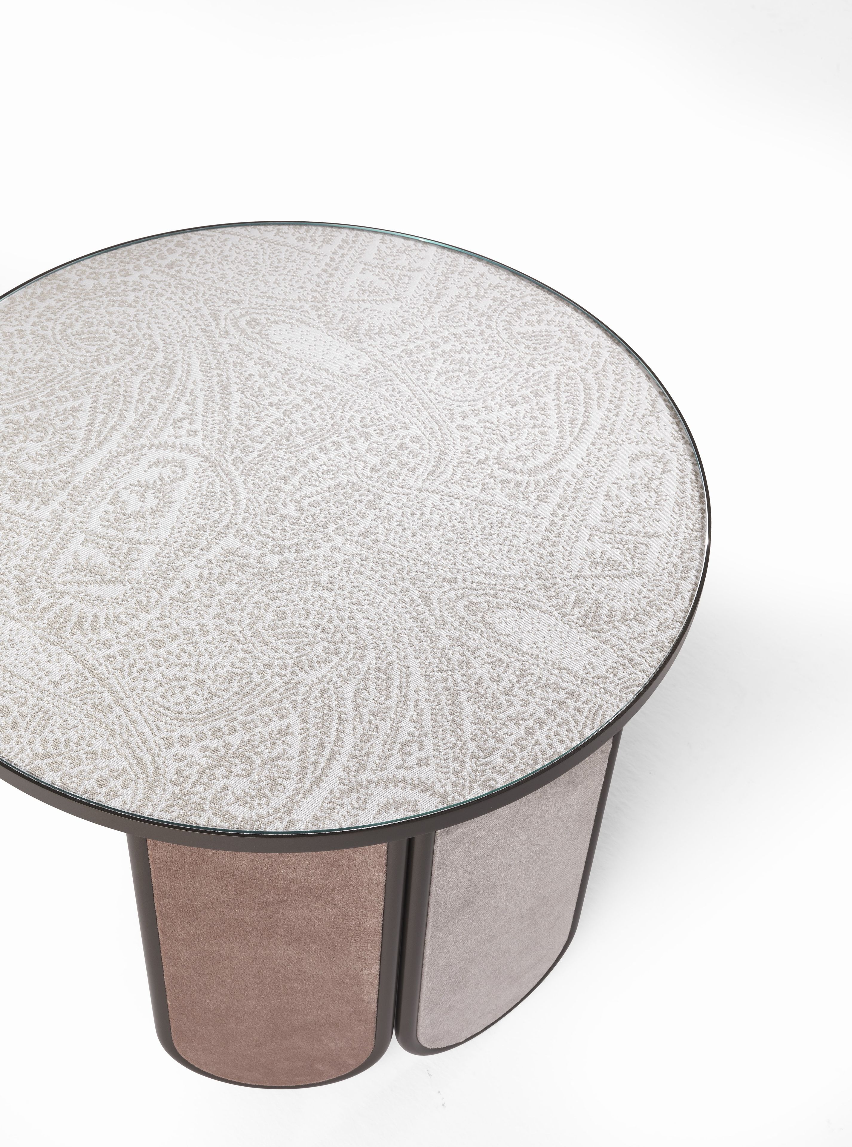 Железный овальный журнальный столик ETRO Home Interiors Chandra ARCH-00002300 - Вид №1