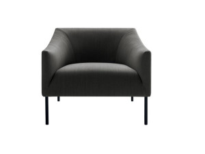 Тканевое кресло с подлокотниками