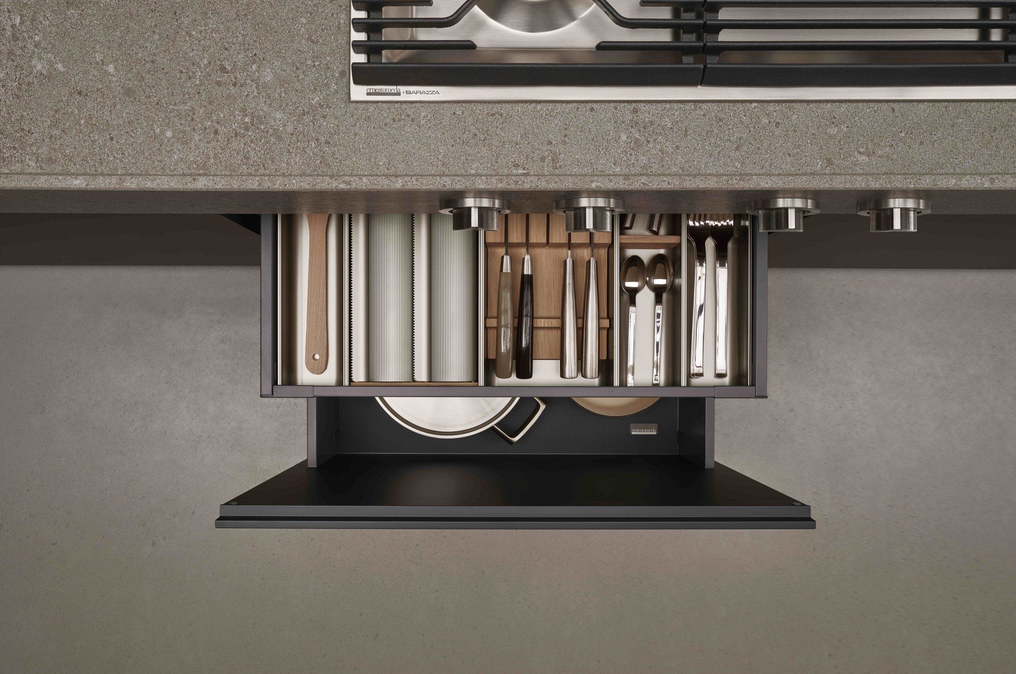 Кухня без ручек на заказ с полуостровом ERNESTOMEDA знак ARCH-00140912 - Вид №10