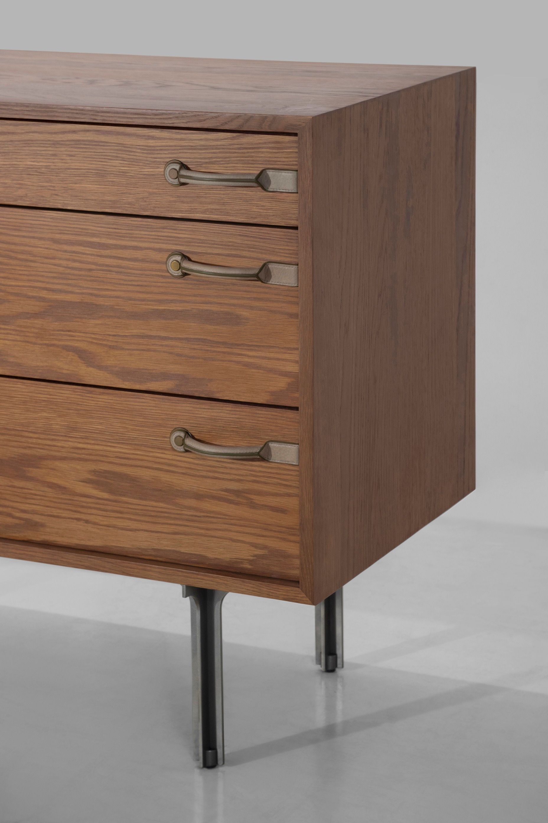 Комод из дуба District Eight Tote ARCH-00104475 - Вид №1