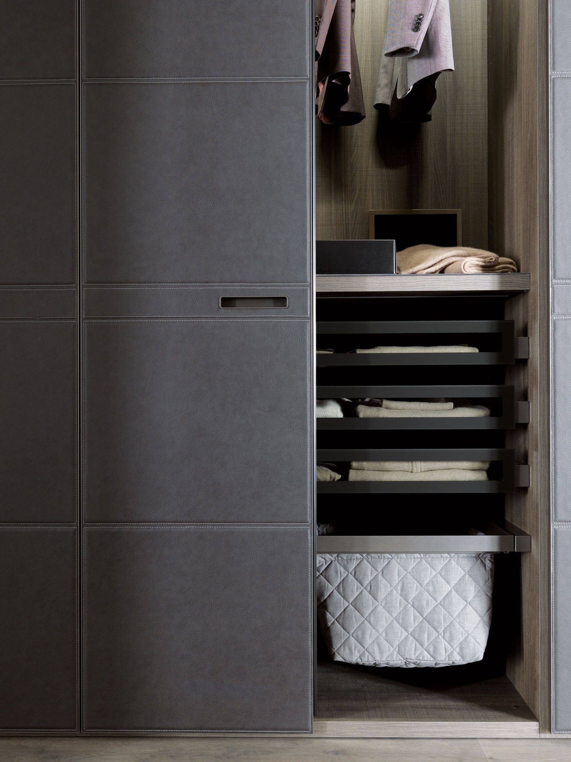 Шкаф из искусственной кожи с копланарными дверцами MisuraEmme LONDON ARCH-00151554 - Вид №3