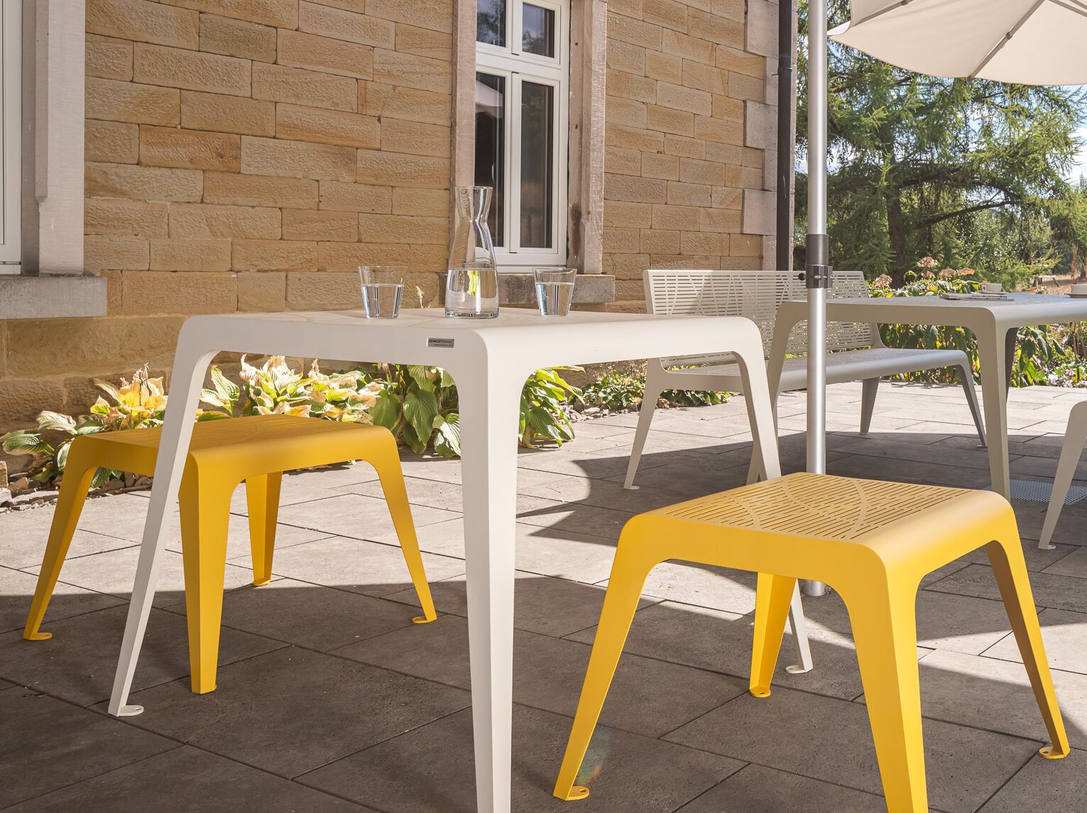 Квадратный стол из нержавеющей стали BENKERT BANKE Chalidor ARCH-00094878