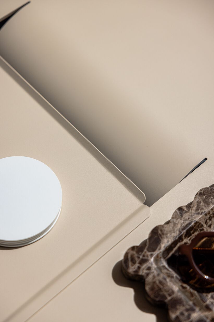 Низкий журнальный столик из листового металла Metallbude CUT ARCH-00111188 - Вид №17