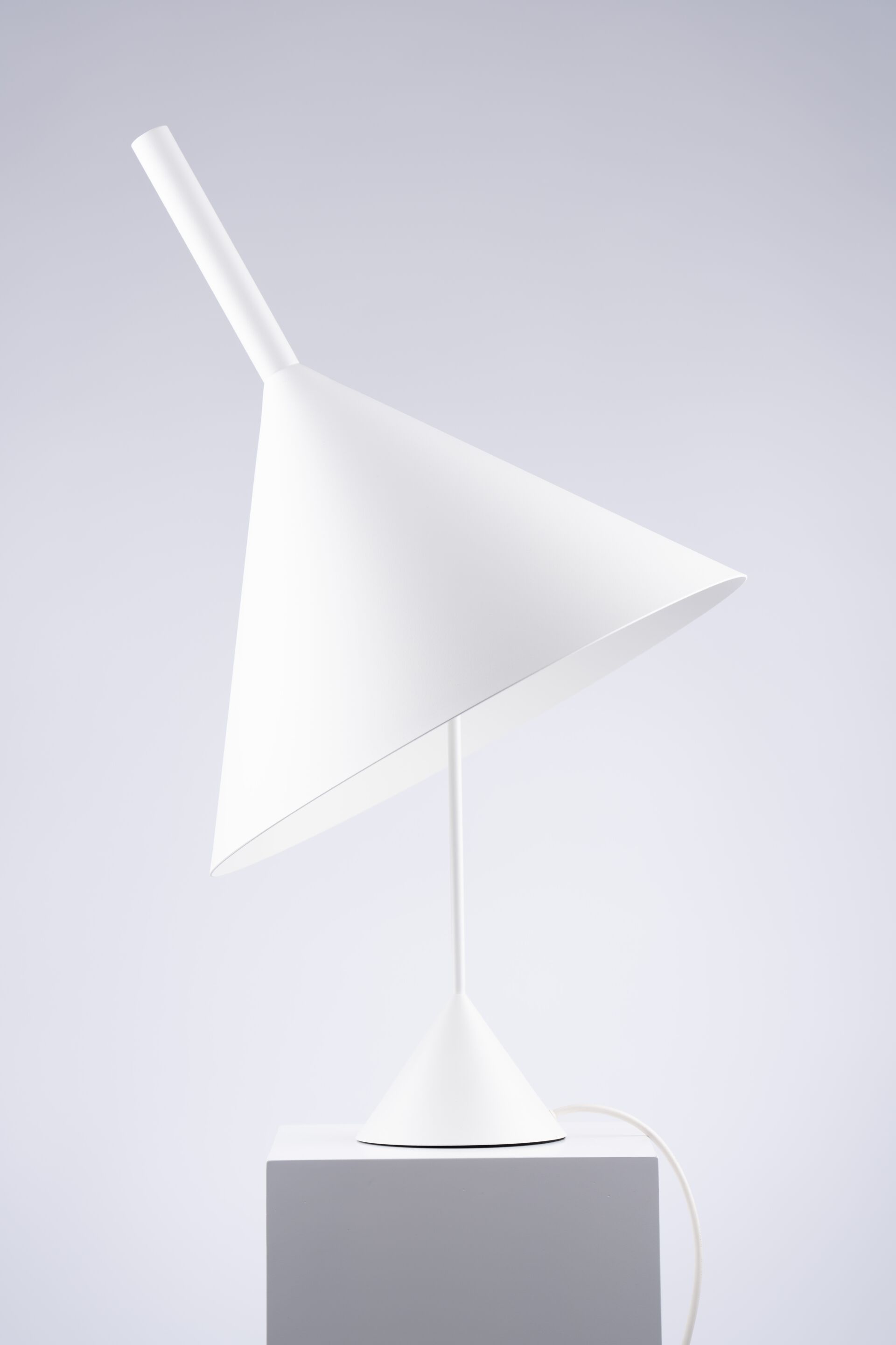 Регулируемая металлическая настольная лампа Vertigo Bird воронка ARCH-00114797 - Вид №1