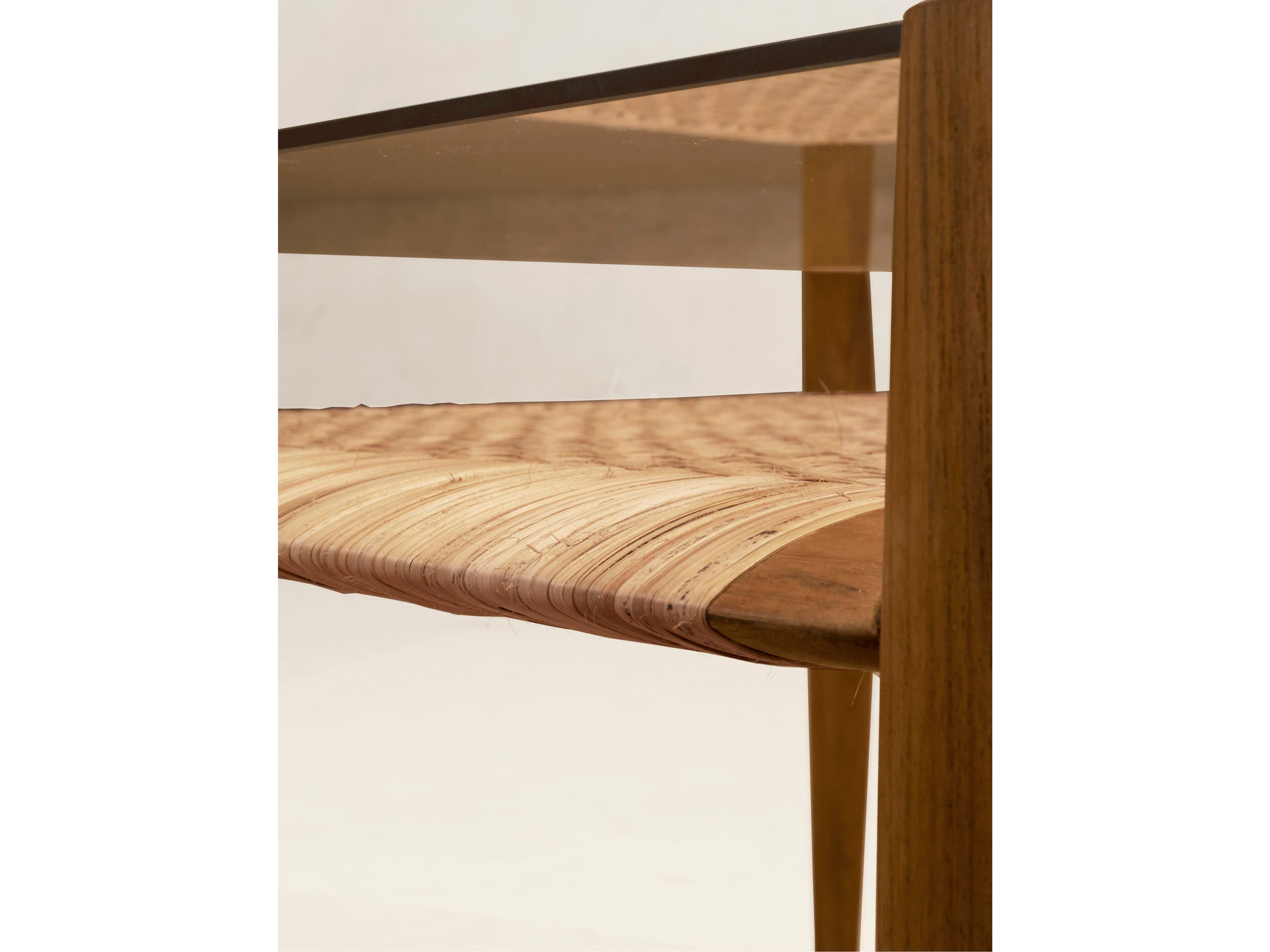 Квадратный деревянный и стеклянный журнальный столик Phantom Hands Tangāli ARCH-00035229 - Вид №4