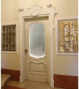 Arnaboldi Interiors Распашная лакированная дверь