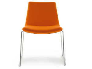 Штабелируемый стул с мягкой тканью