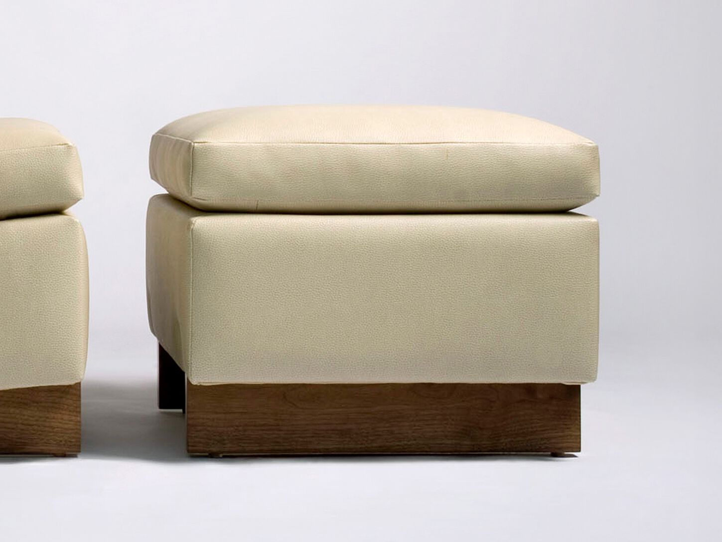 Кожаный прямоугольный пуф Phase Design Trax ARCH-00112086