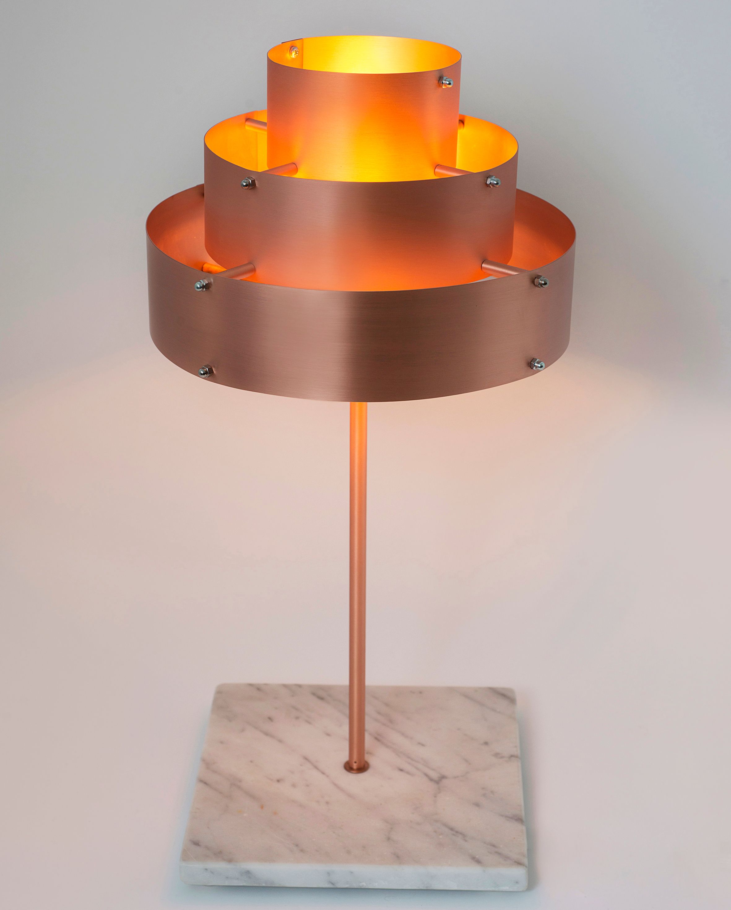 Медная светодиодная настольная лампа ручной работы ICI ET LÀ Decó ARCH-00035244 - Вид №2