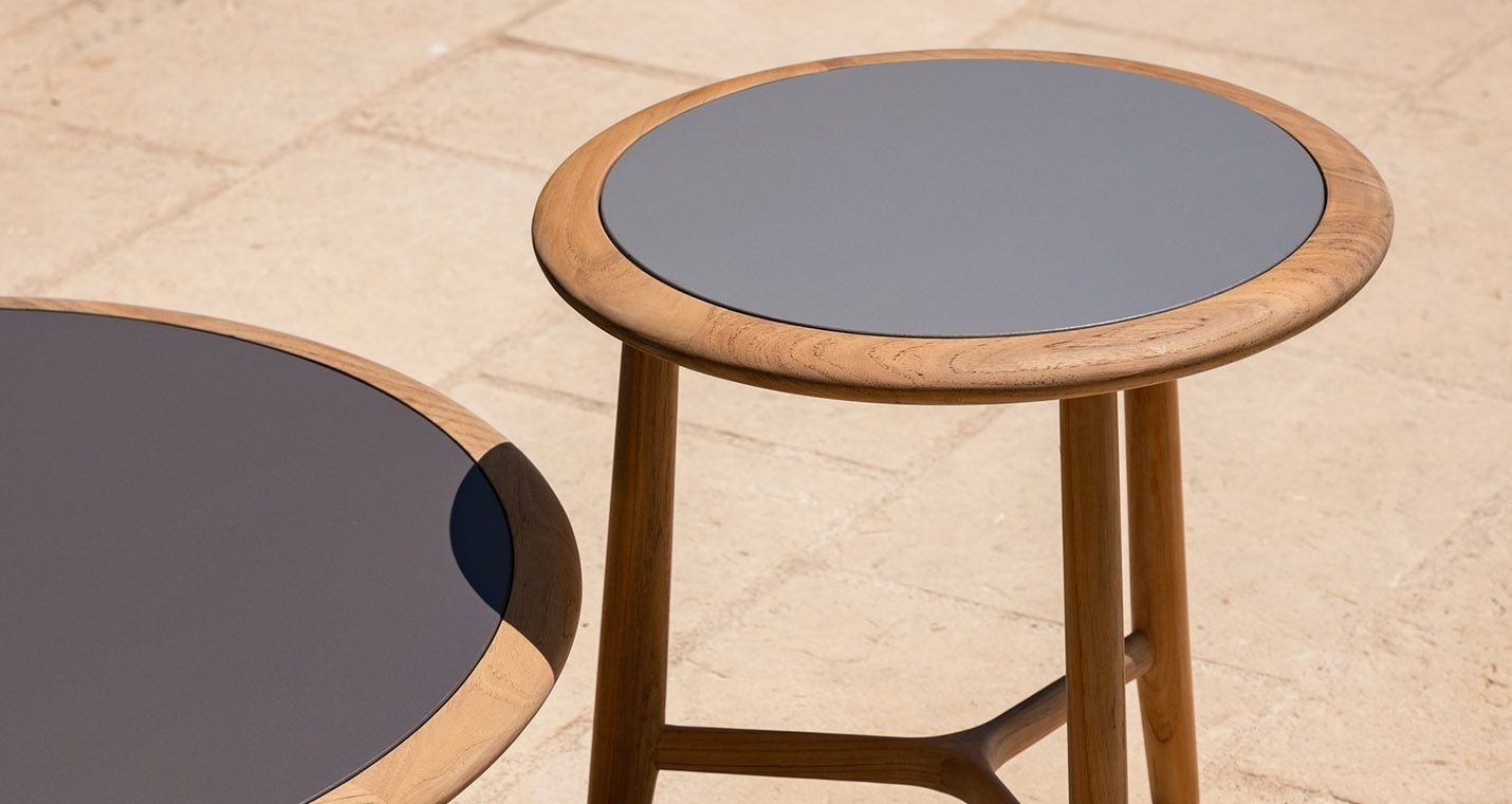 Круглый стол из тикового дерева с керамической столешницей Poltrona Frau Boundless Living Outdoor Collections ARCH-00019012