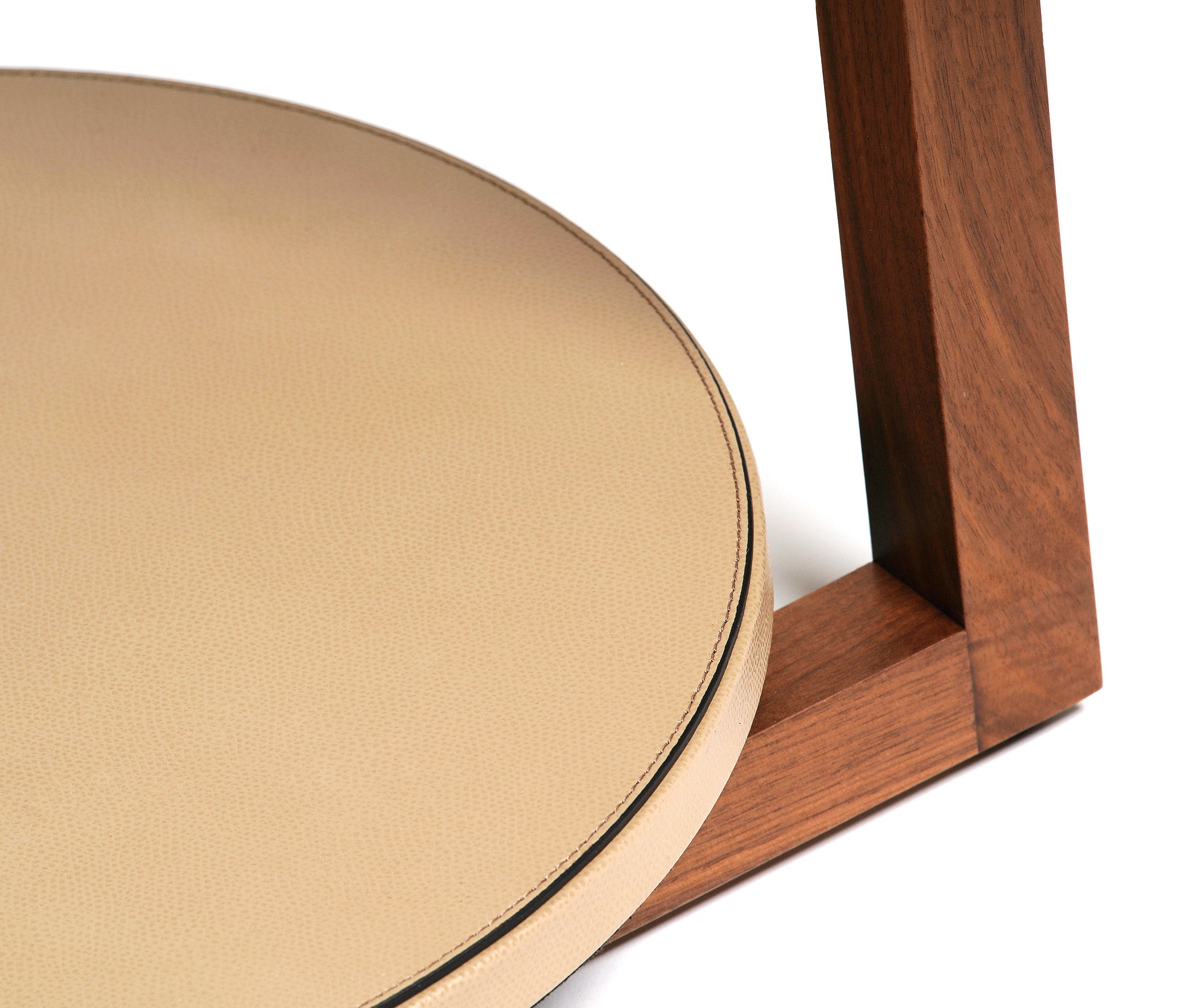 Подставка для камердинера Achille - Ø40XH130 см / зернистая кожа_coffee Pinetti 00.1358.029.015 - Вид №4