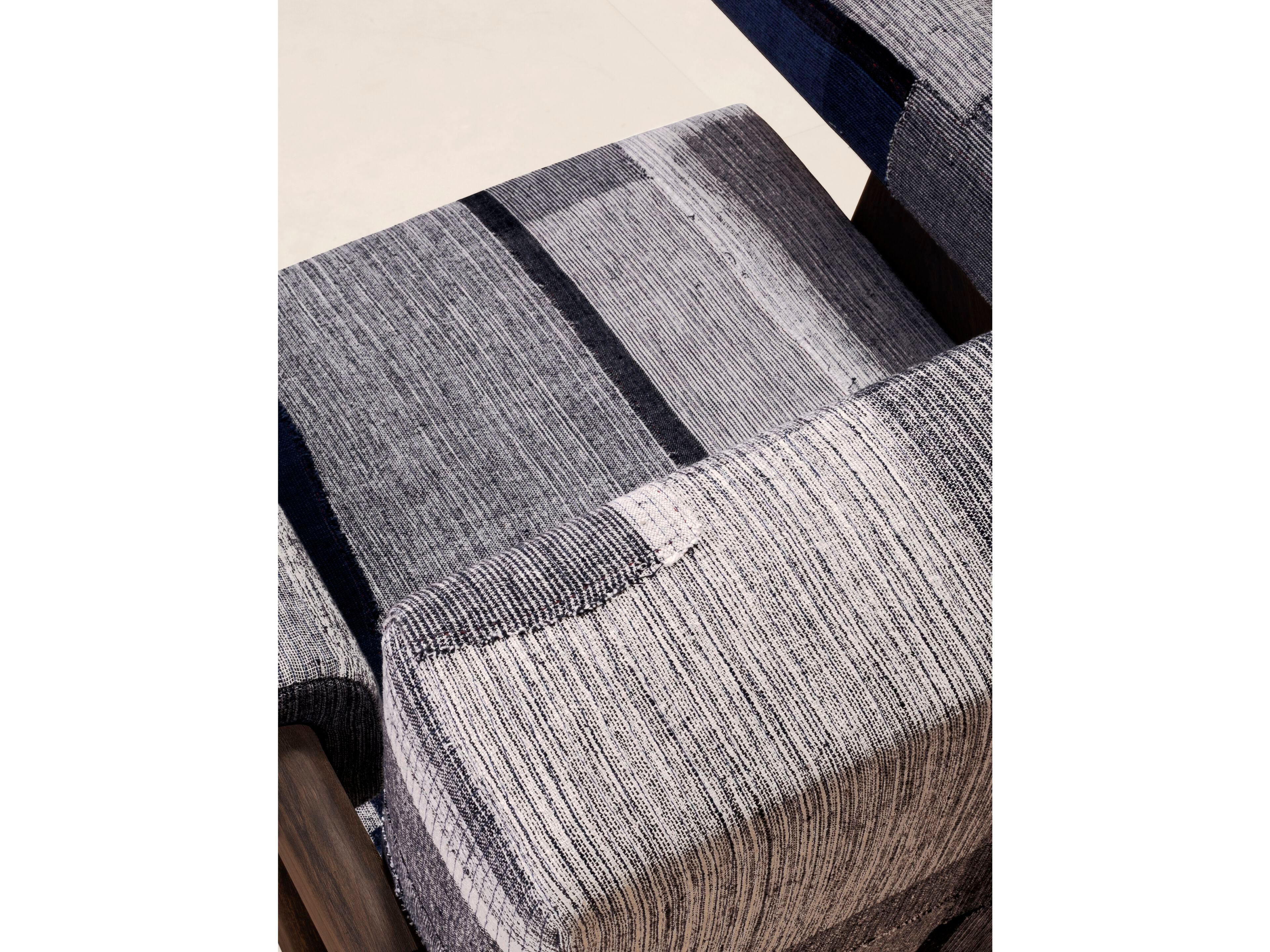 Тканевое кресло с подлокотниками Phantom Hands Project Chandigarh ARCH-00027170 - Вид №3