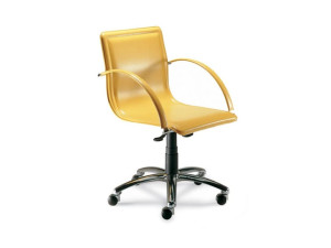 Кожаный регулируемый по высоте офисный стул с подлокотниками