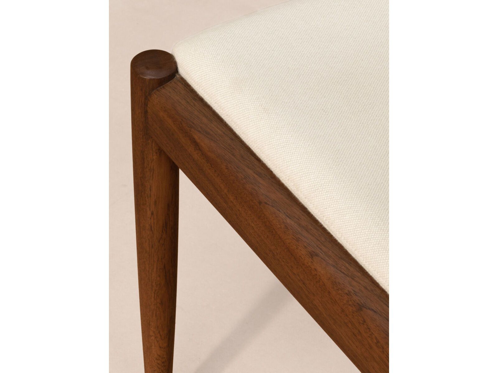 Мягкий стул из тикового дерева Phantom Hands Tangāli ARCH-00042099 - Вид №4