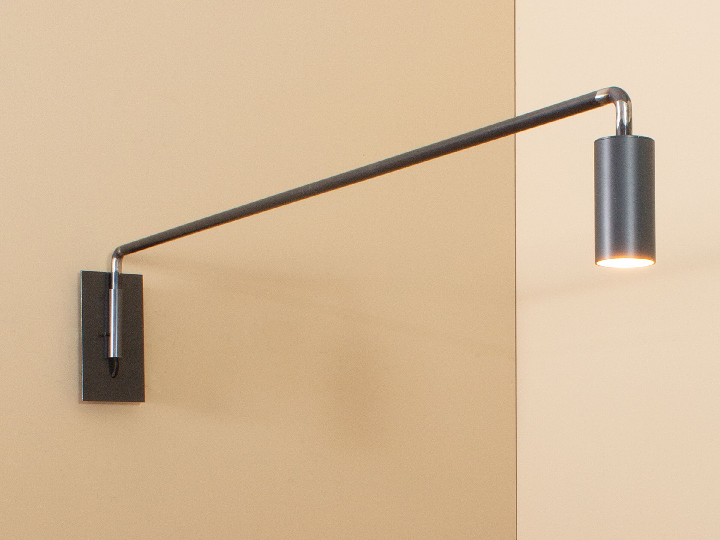 Регулируемая железная настенная лампа Renzo Serafini CANNA DA PESCA CON BICCHIERE ARCH-00094381