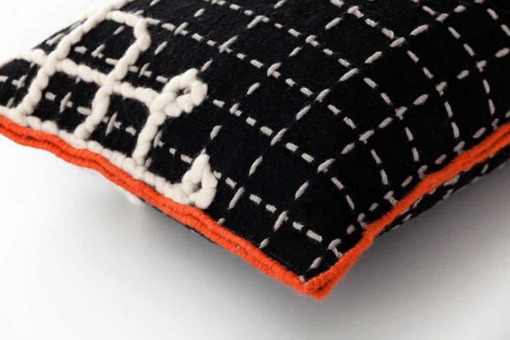 Шерстяная ручная вышитая прямоугольная подушка GAN Bandas ARCH-00032037 - Вид №1