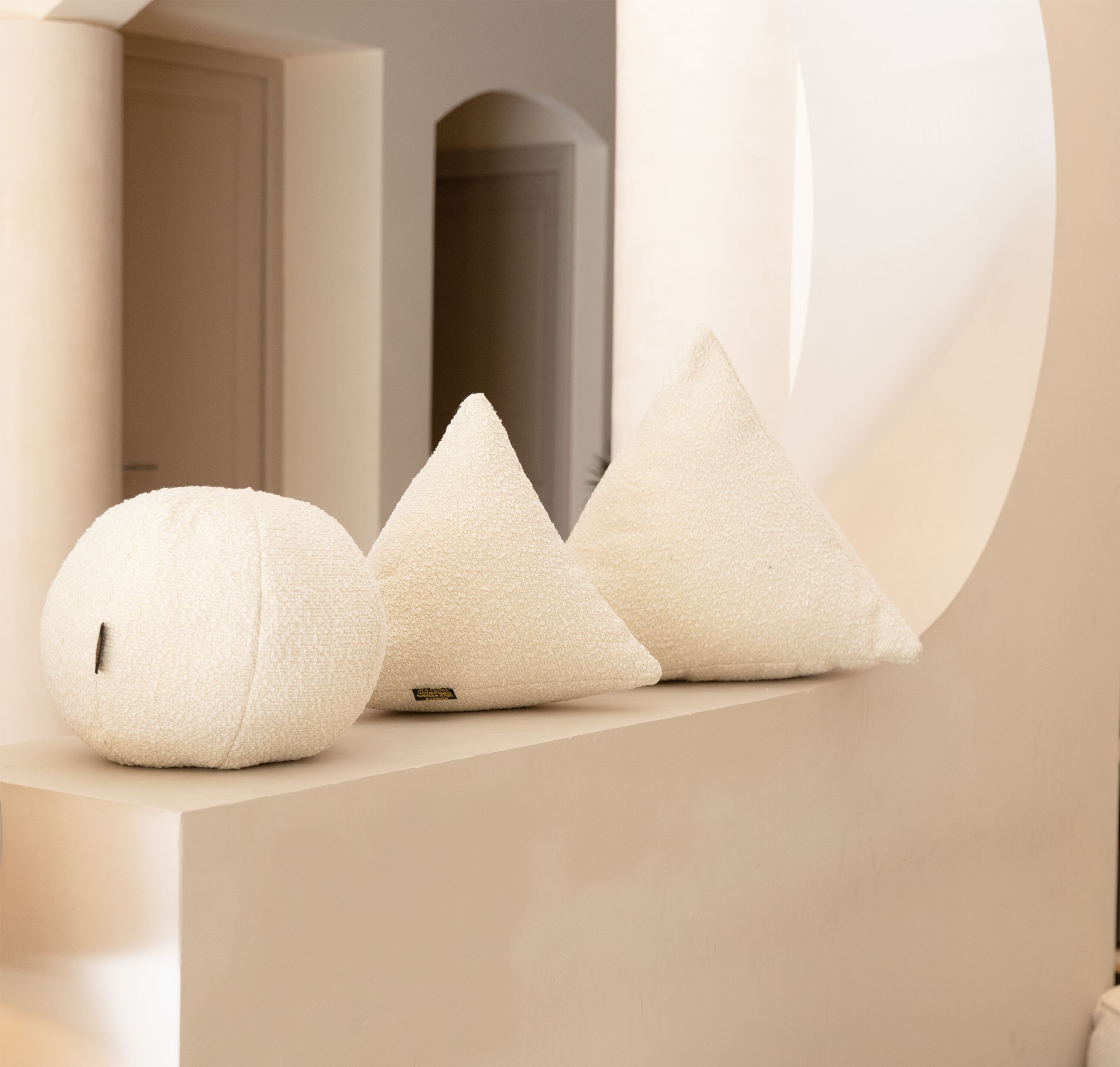 Шерстяная однотонная подушка MX HOME буклет ARCH-00108604 - Вид №1