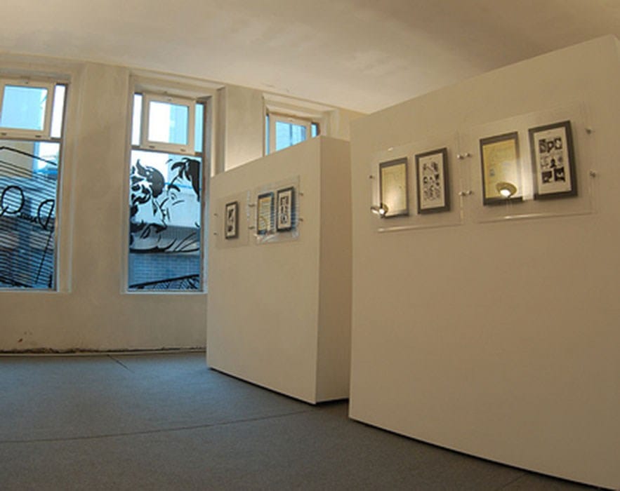 Алюминиевая настенная витрина STUDIO T Teknoline ARCH-00082276 - Вид №1