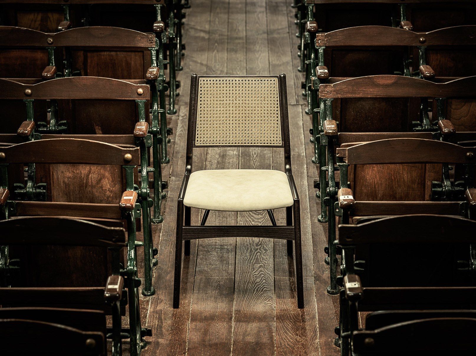 Деревянный стул с мягким сиденьем More Contract Gemma ARCH-00148065 - Вид №4