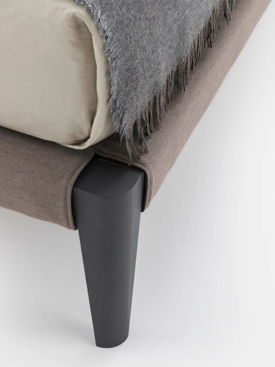 Двуспальная кровать из ткани с капитонным изголовьем Pianca SPILLO ARCH-00117567 - Вид №2