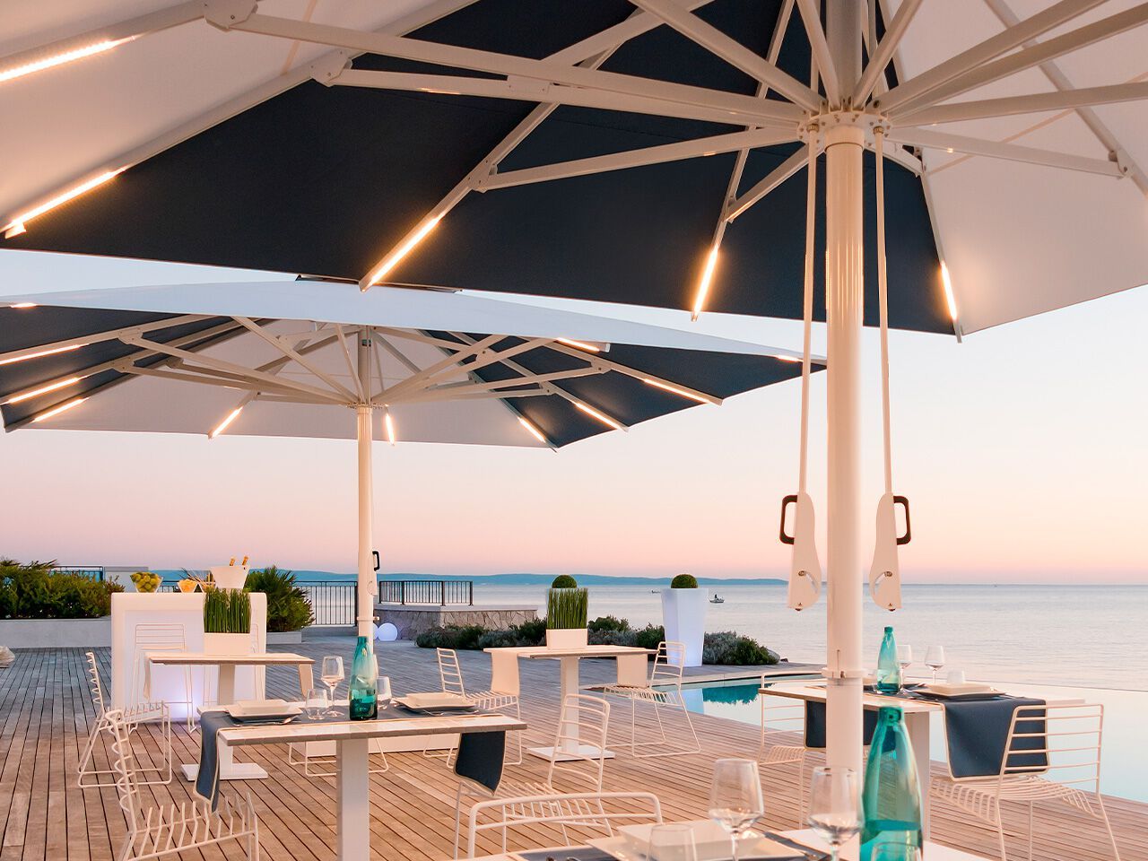 Зонтик с алюминиевым и полиэфирным освещением Crema Outdoor ADONE PLUS ARCH-00121889 - Вид №1