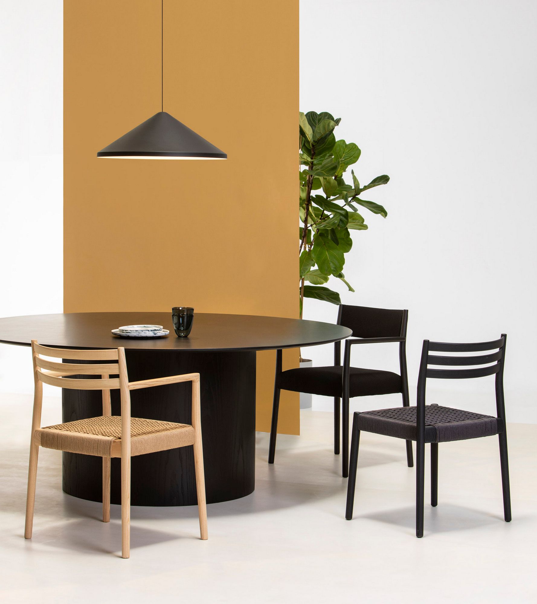 Тканевый стул с подлокотниками Vergés Bogart ARCH-00136247 - Вид №4