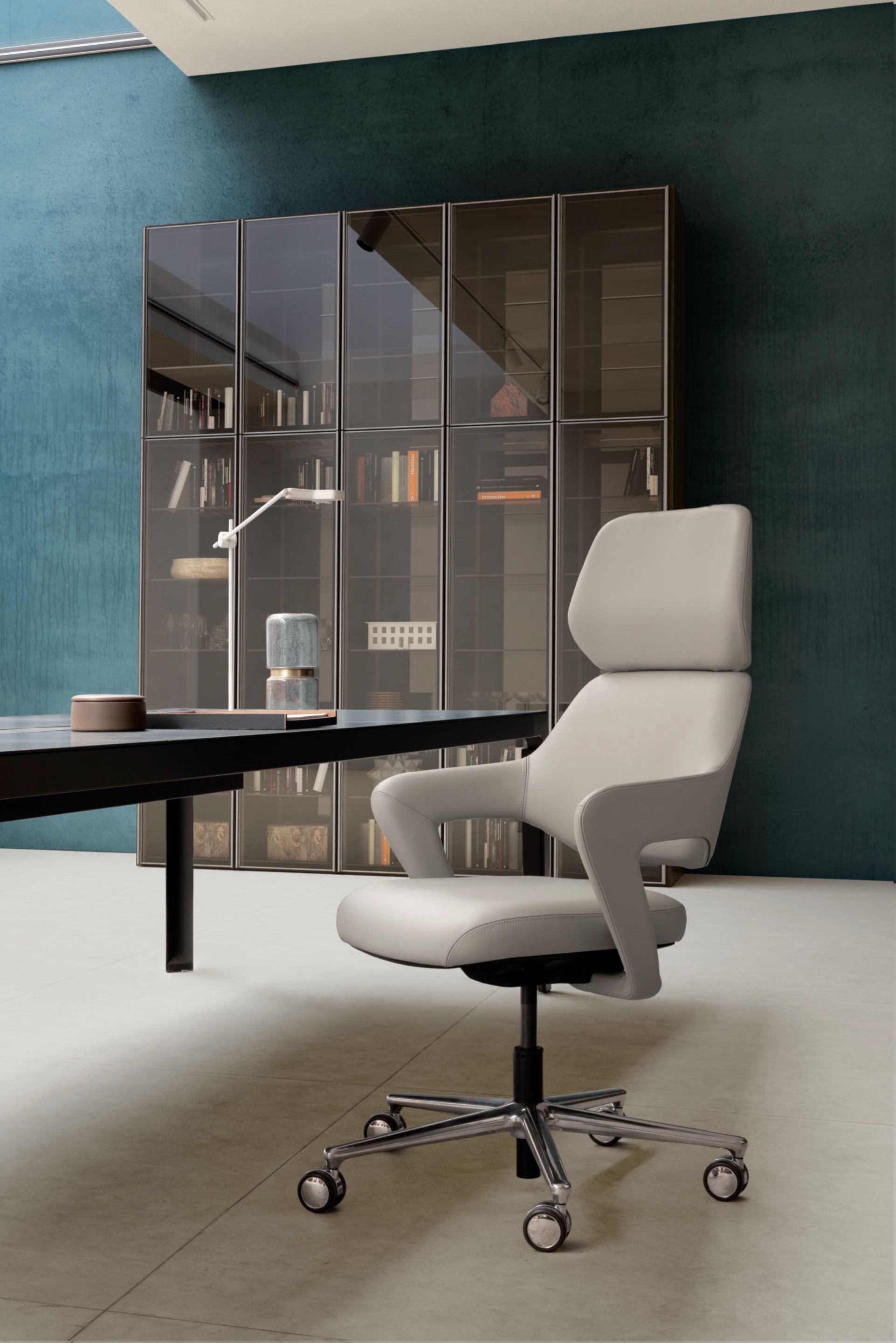 5 спиц кожаный мягкий офисный стул с колесами ESTEL GROUP Ergofit ARCH-00138477 - Вид №2