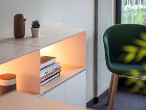 Настенная деревянная секционная прихожая