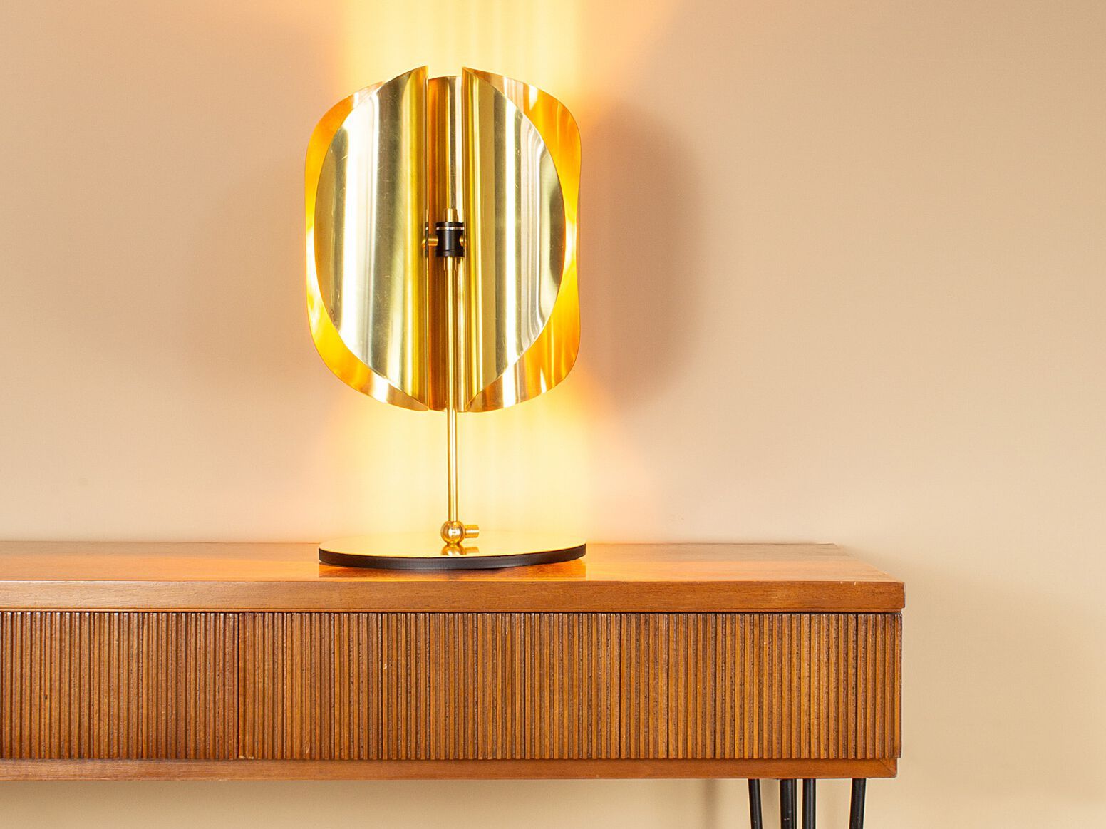 Светодиодная настольная лампа Renzo Serafini складка ARCH-00050437