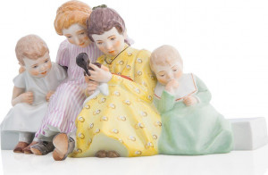 73561 Meissen Фигурка 14см "Четыре девочки, играющие с куклой" (Ю.К. Хеншель, 1906г.) Фарфор