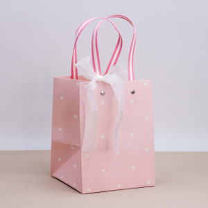 90822406 Пакет подарочный (XS) "Pink heart many" white 14.5x19х14.5 см STLM-0398130 NOBRAND