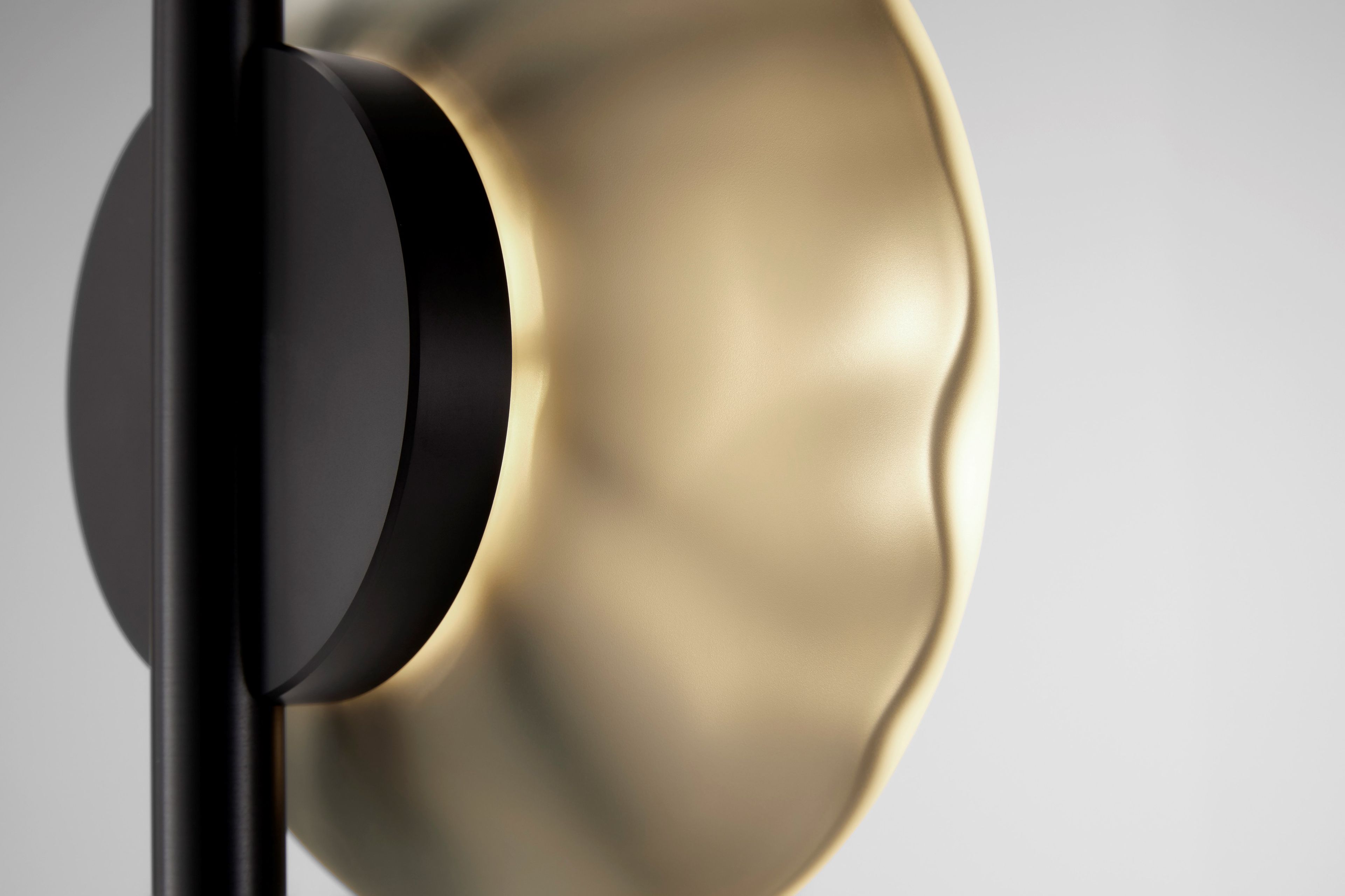 Стеклянный светодиодный подвесной светильник Ross Gardam Ceto ARCH-00017010