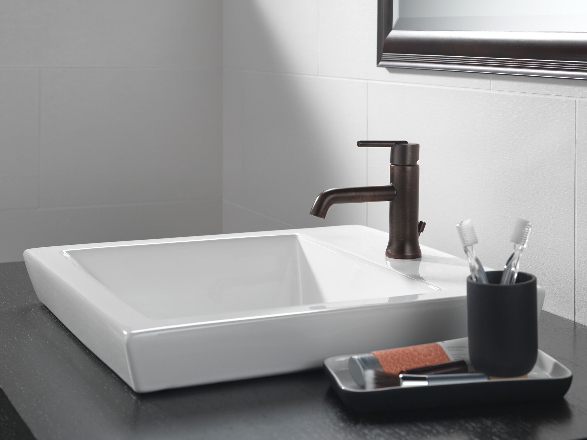 559LF-RBMPU Смеситель для ванной с одной ручкой Delta Faucet Trinsic Венецианская бронза  - Вид №4