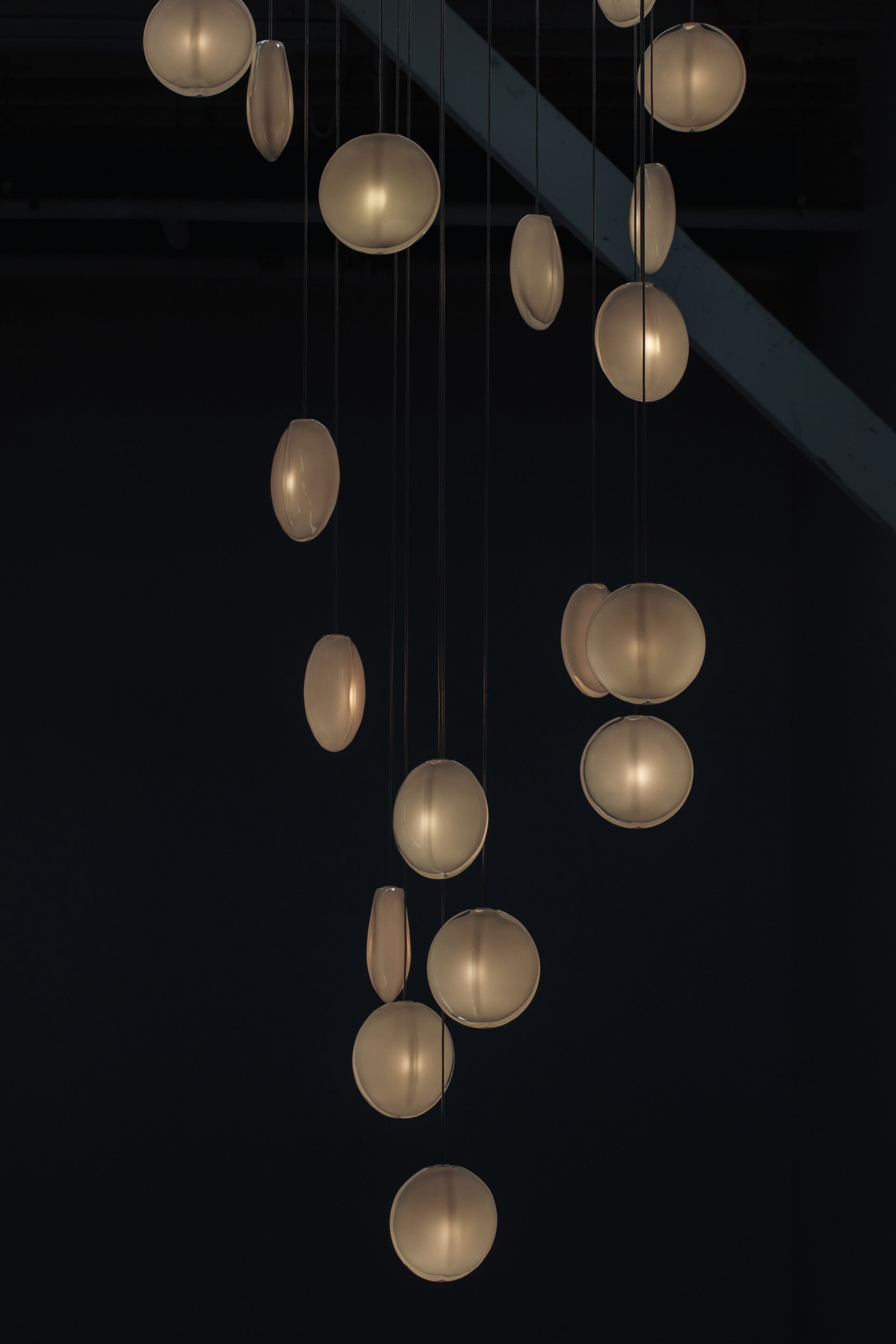 Стеклянный подвесной светильник Matthew McCormick OVA ARCH-00106529 - Вид №8