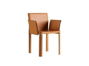 Кожаный стул с подлокотниками