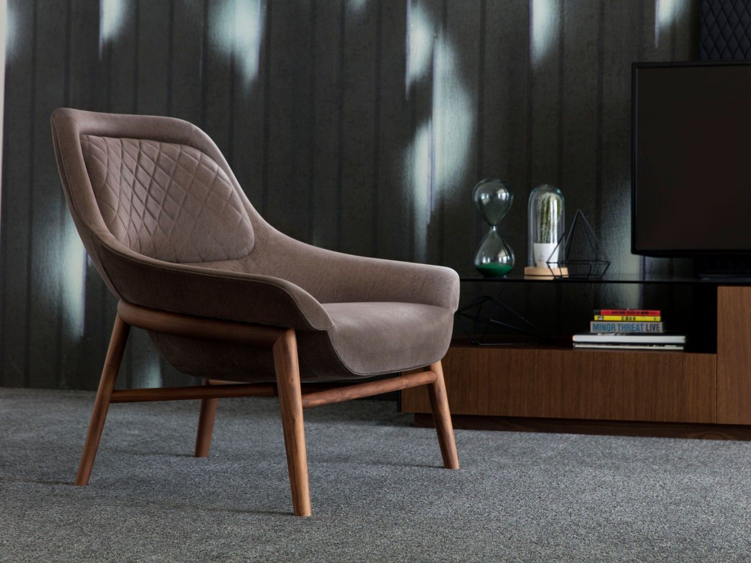 Кожаное кресло с подлокотниками BertO HANNA WOOD ARCH-00099644