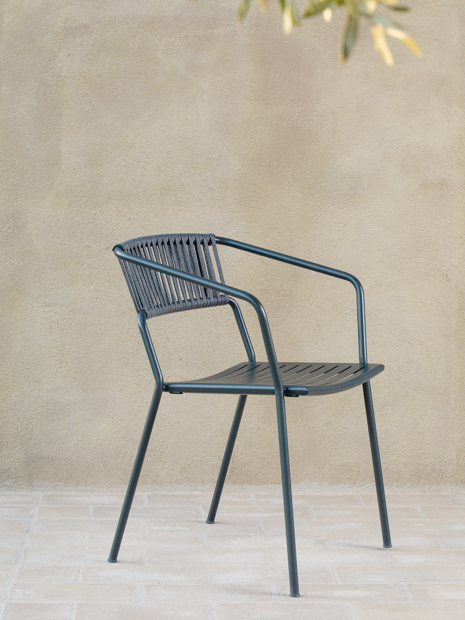 Металлический штабелируемый садовый стул с подлокотниками Vermobil ARCH-00090276 - Вид №15