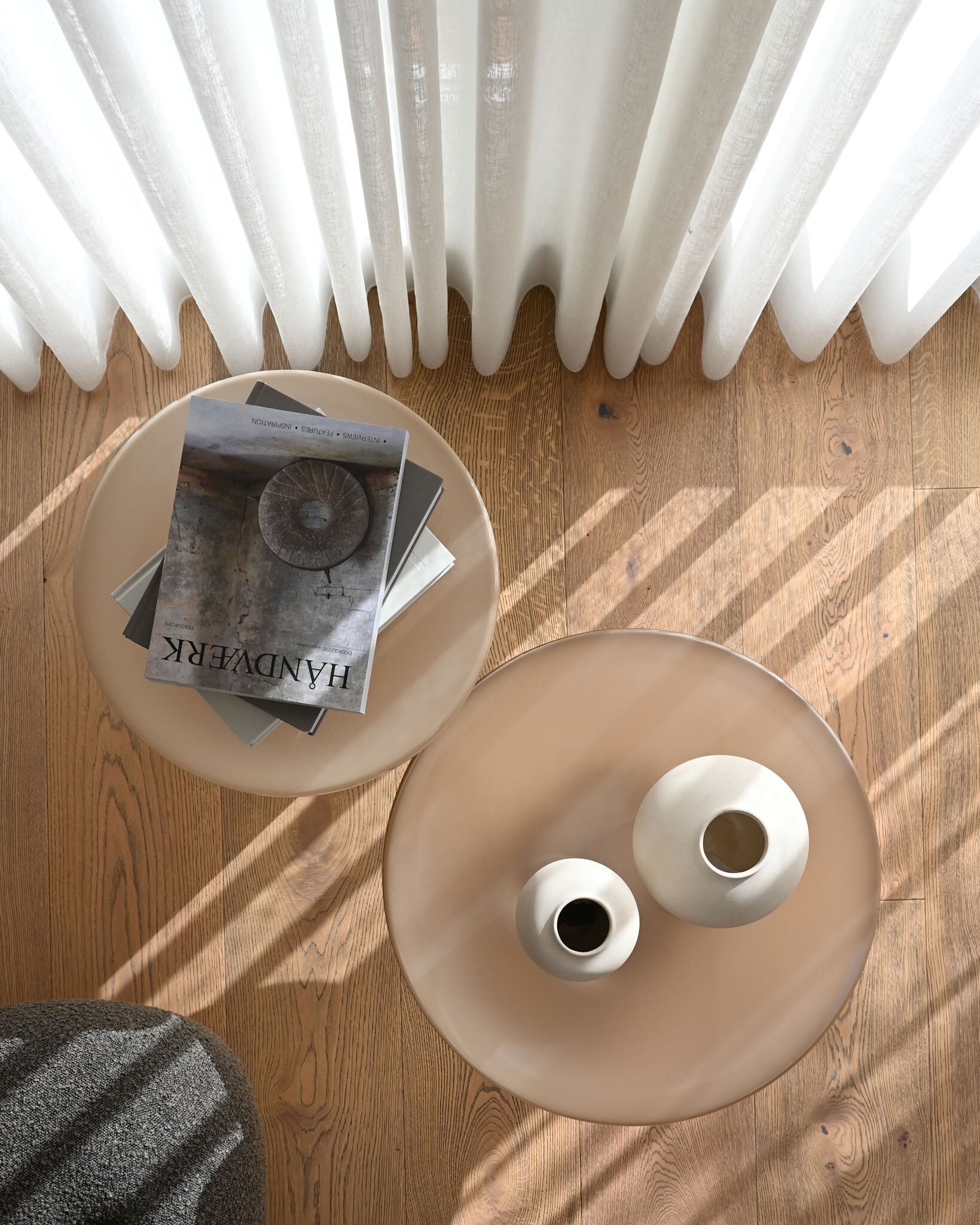 Высокий стеклянный журнальный столик 101 Copenhagen Crown ARCH-00045584 - Вид №3