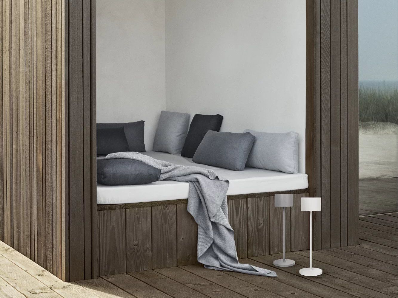 Алюминиевая светодиодная настольная лампа с батарейным питанием blomus Farol ARCH-00068766 - Вид №4