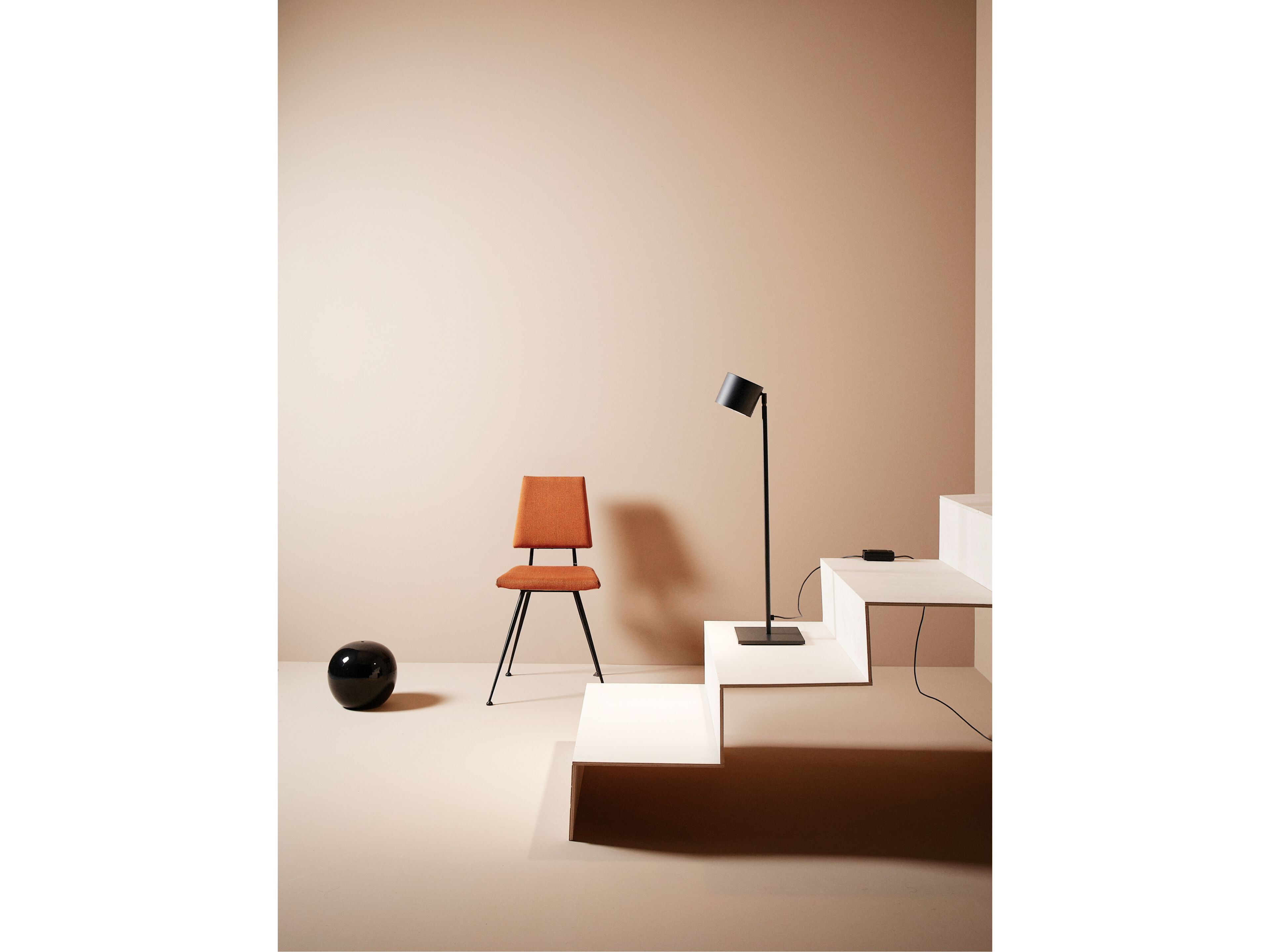 Регулируемая светодиодная настольная лампа Renzo Serafini простой ARCH-00099642 - Вид №1